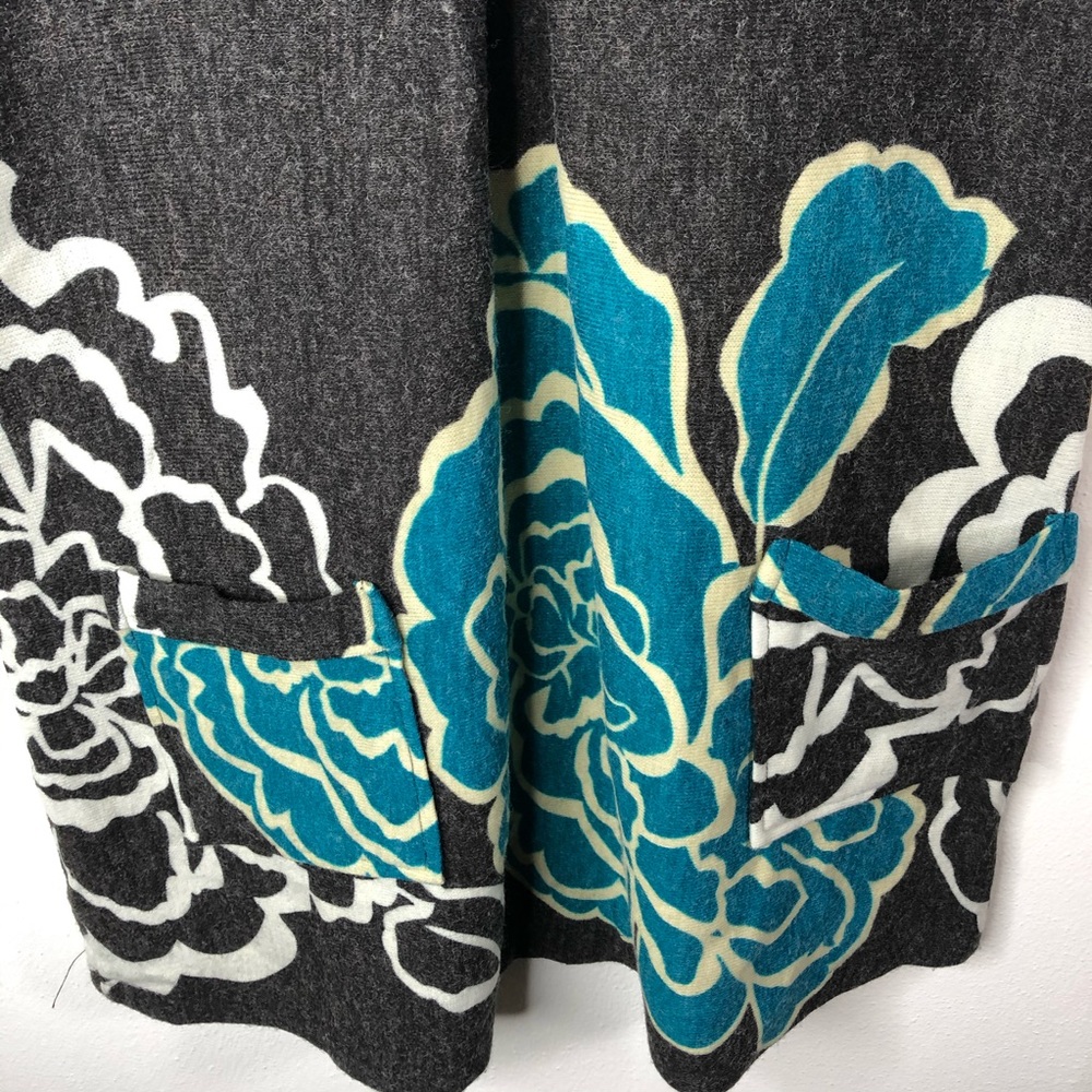 Papillon Grey Capsleeve Floral Cowl Neck Dress - Picture 4 of 6
